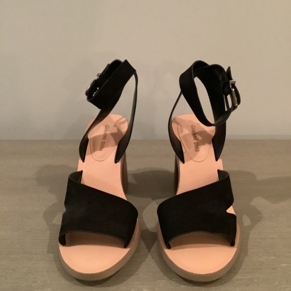 Gianni Bini ankle strap sandal with wooden heel - Picture 2 of 16